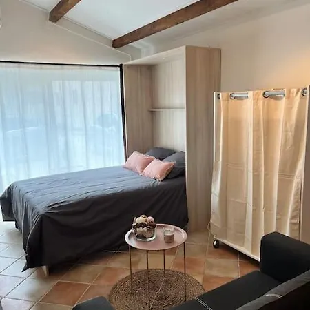 Studio Avec Jacuzzi, Exterieur Et Parking Privatif * Château-Arnoux